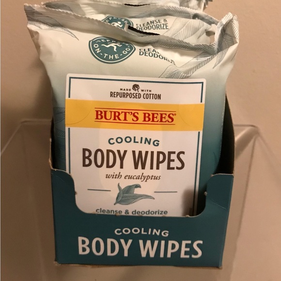 Burt’s Bees Cooling Body Wipes With Eucalyptus Cleanse & Deodorize - Picture 2 of 5